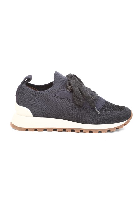 Shop BRUNELLO CUCINELLI  Sneakers: Brunello Cucinelli runners in maglia di cotone Sparkling con Shiny Eyelets.
Chiusura con lacci in cotone.
Fodera in pelle.
Suola in micro leggero.
Battistrada in gomma TPU.
Decorazione in monile Nickel-free.
Composizione: 55% Cotone 35% Viscosa 10% Poliestere metallizzato.
Fabbricato in Italia.. MZ35G2490-C8901